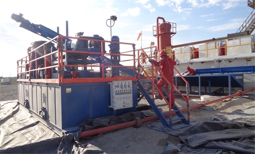 新疆克拉瑪依瑪湖油田含油污泥處理系統案例現場